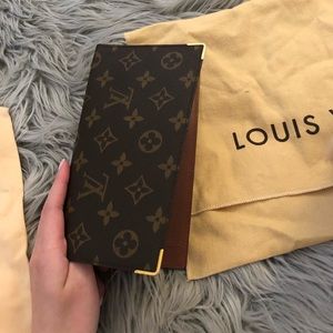 AUTHENTIC VINTAGE LOUIS VUITTON CHECKBOOK HOLDER